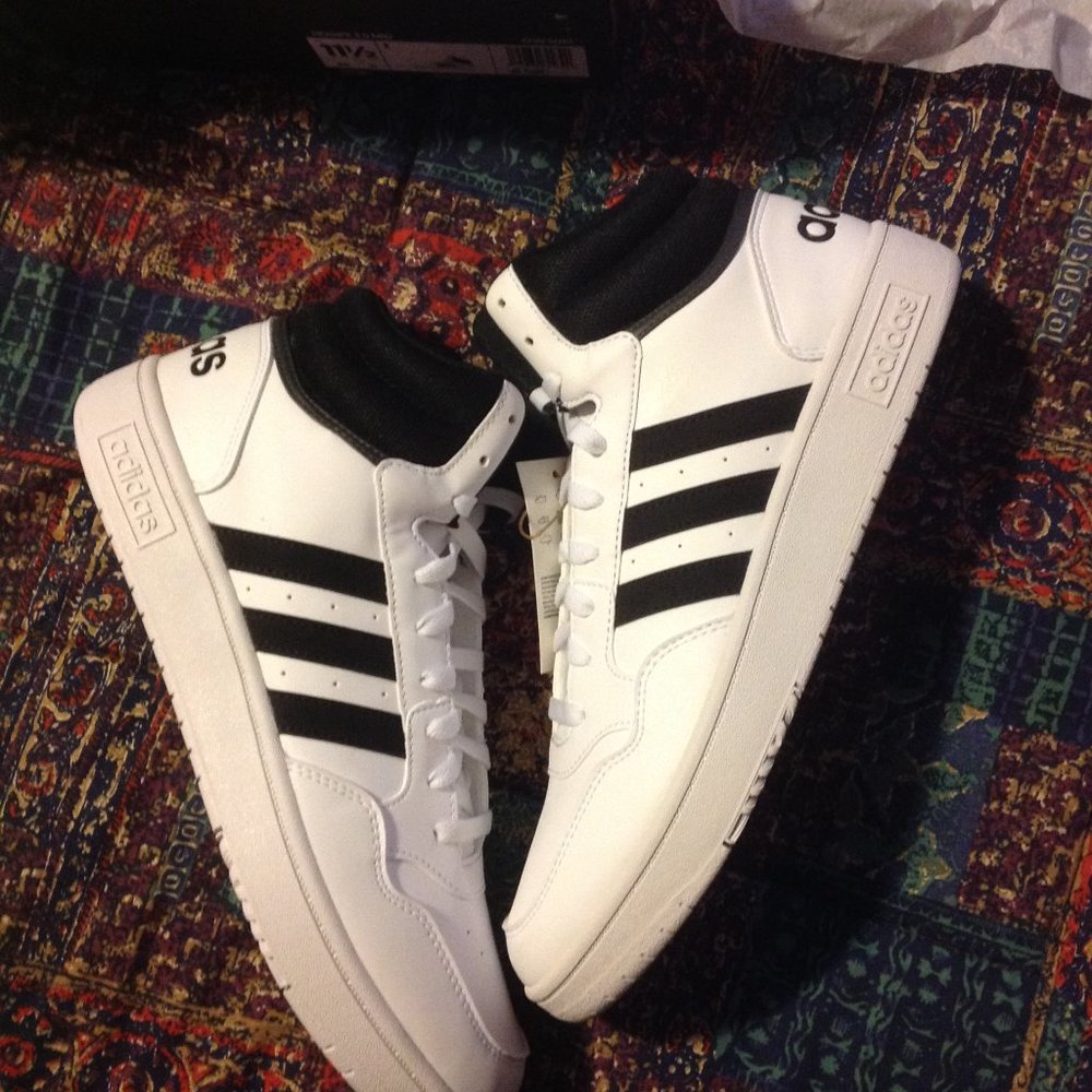 Adidas Men's Hoops 3.0 White & Black Mid Sneakers -11.5M - New in Box